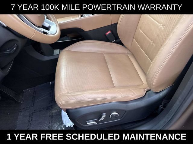 Used 2025 Hyundai Santa Fe Limited AWD/4WD image 15