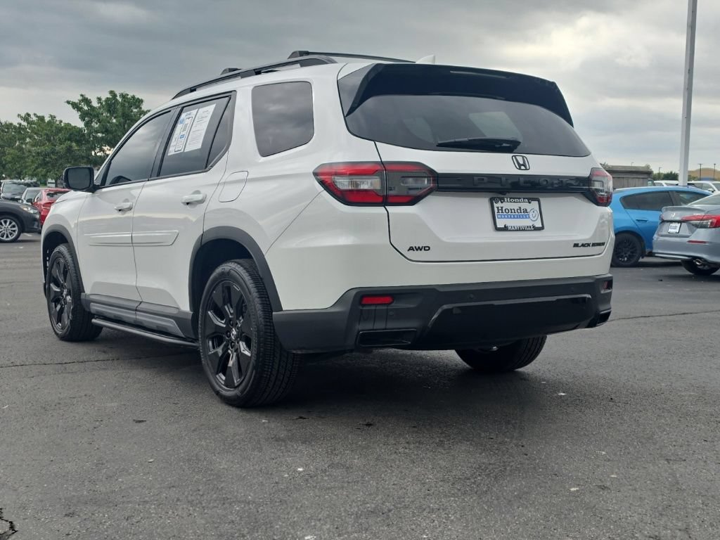 Certified 2026 Honda Pilot Black Edition image 5