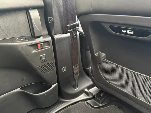 New 2027 Chrysler Pacifica Limited FWD image 11