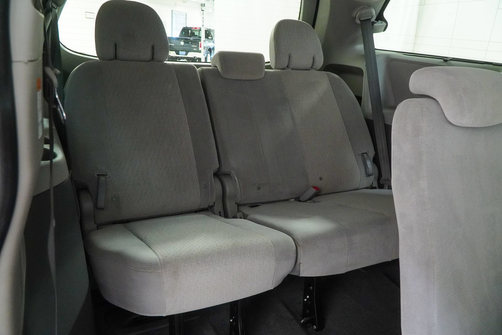 Used 2020 Toyota Sienna LE FWD image 45