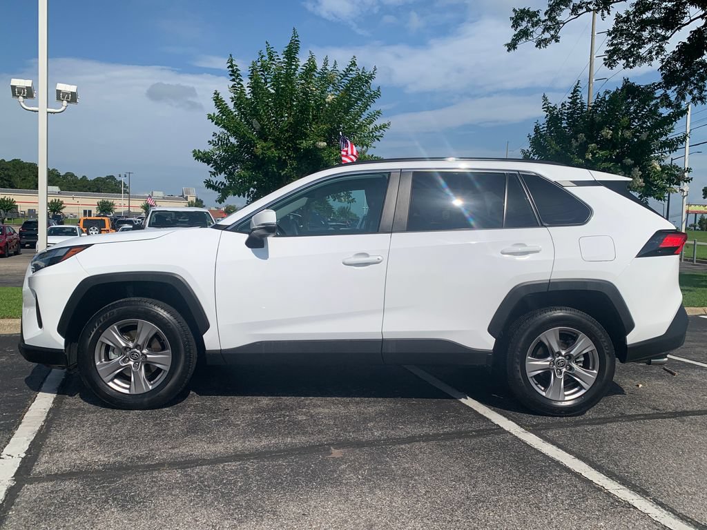Used 2025 Toyota RAV4 XLE w/ Convenience Package FWD image 5