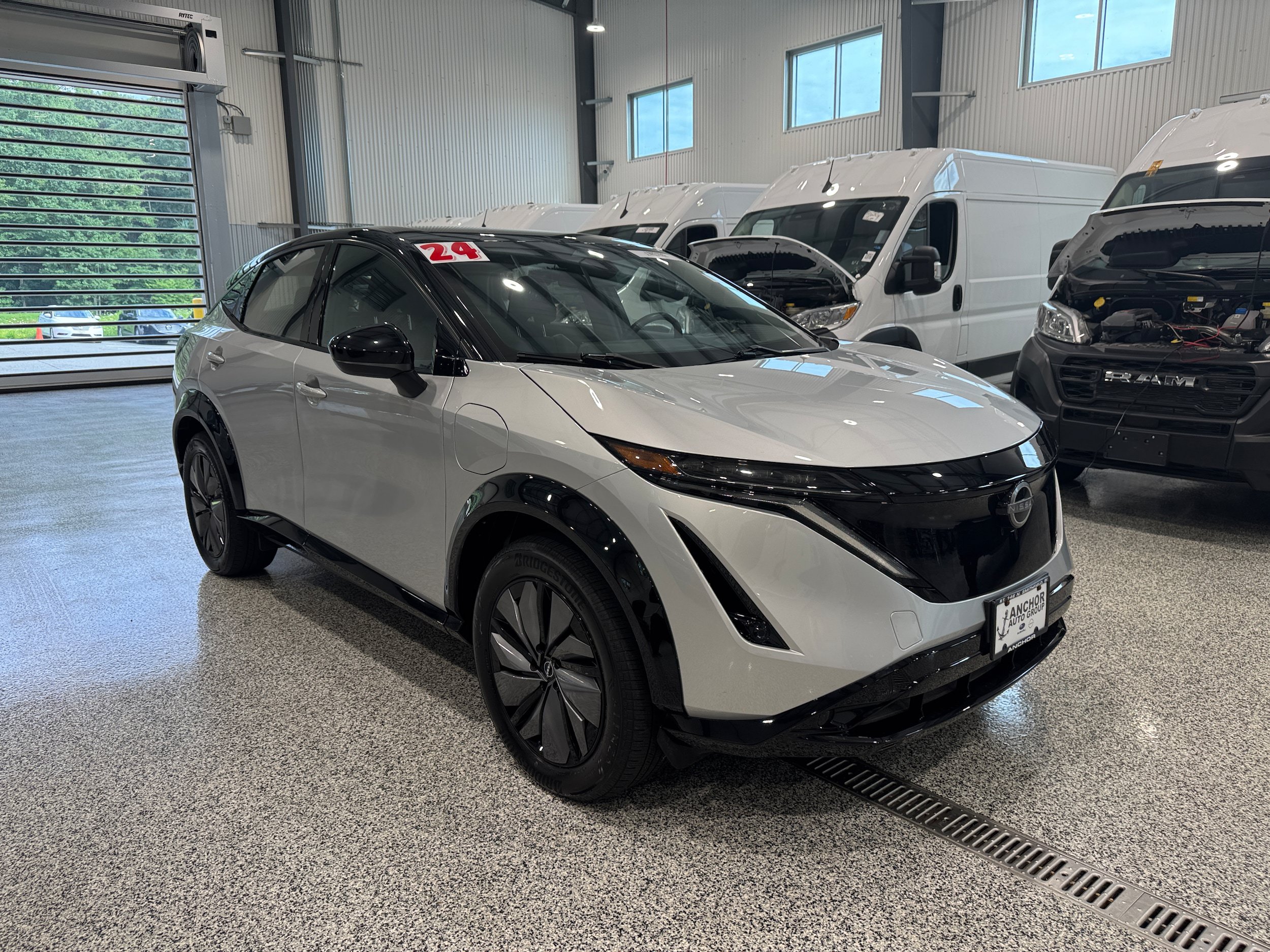 Used 2024 Nissan Ariya AWD image 4