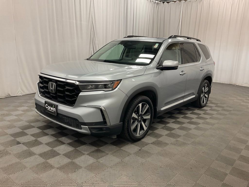 Used 2023 Honda Pilot Touring image 5