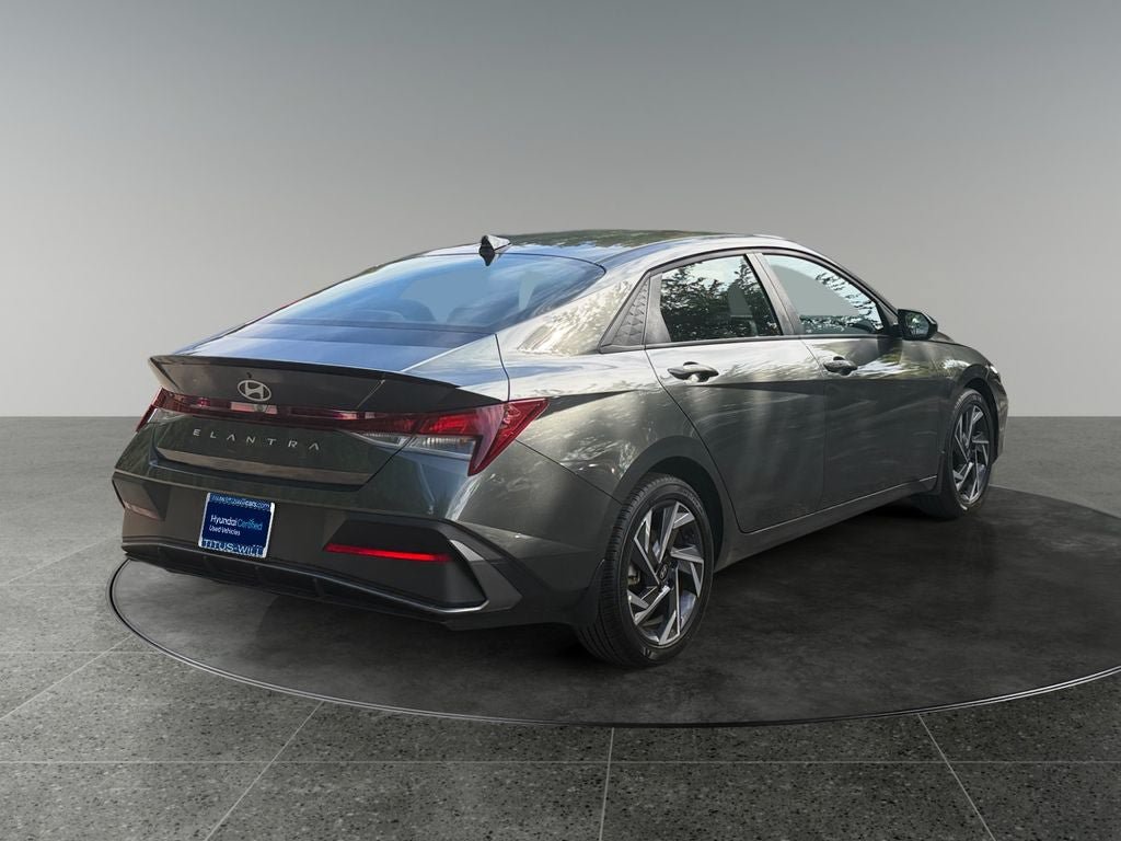 Certified 2025 Hyundai Elantra Sport FWD image 9