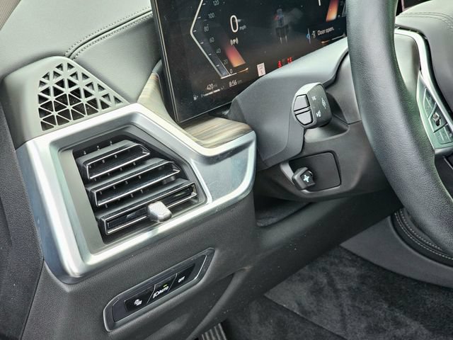 Used 2024 BMW X7 xDrive40i w/ Executive Package AWD/4WD image 16