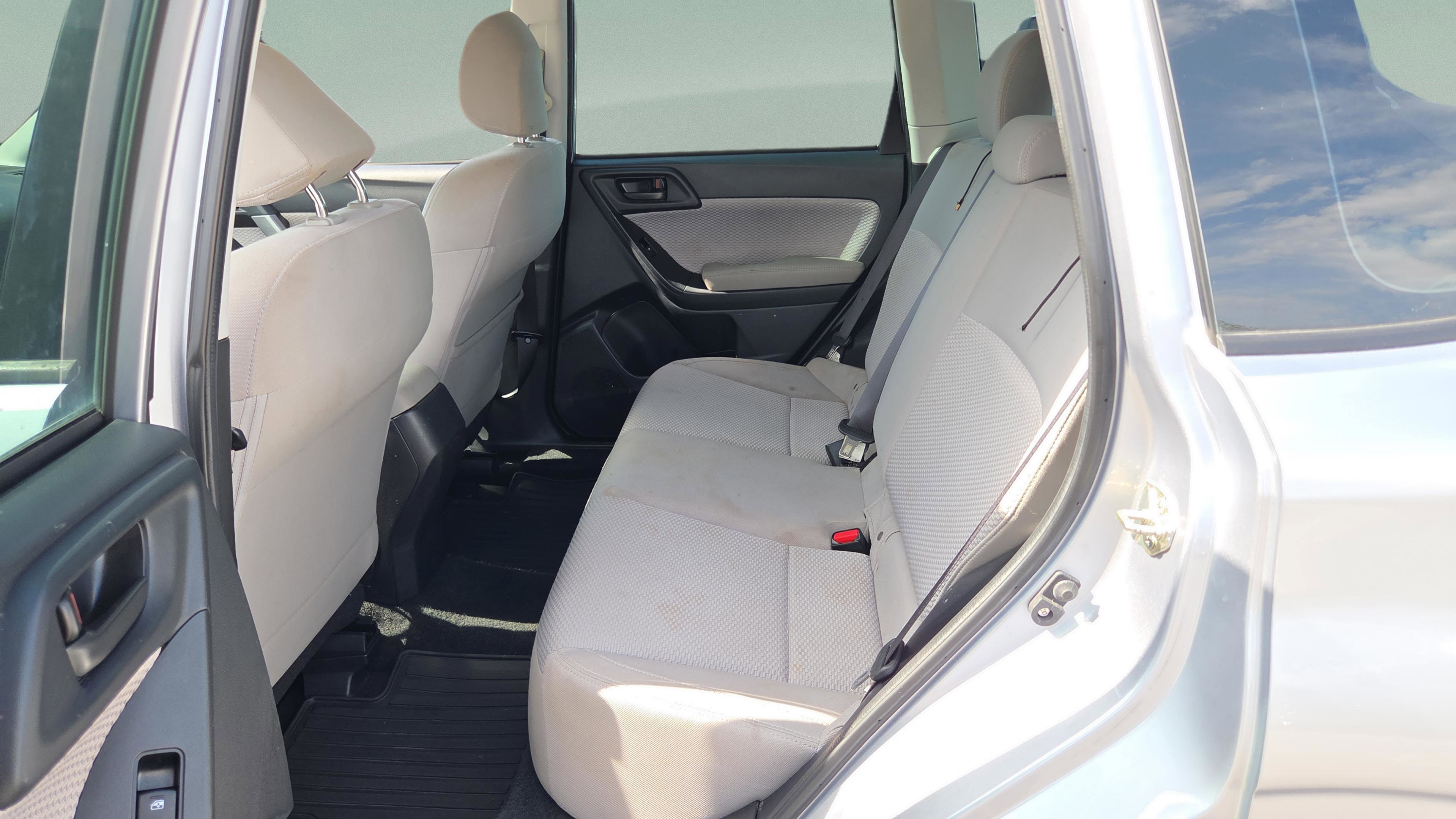 Used 2017 Subaru Forester 2.5i AWD/4WD image 10