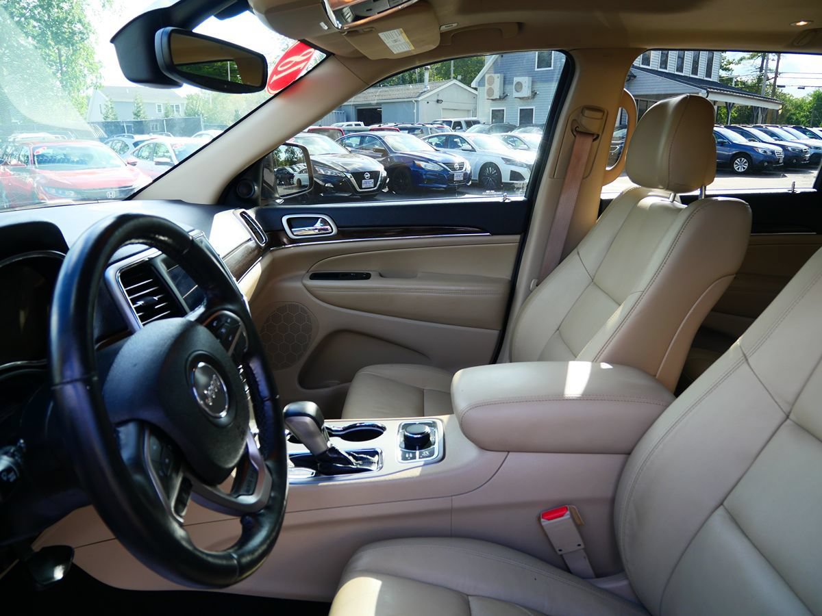 Used 2018 Jeep Grand Cherokee Limited AWD/4WD image 10