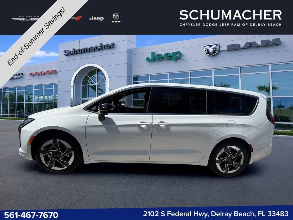 New 2027 Chrysler Pacifica Limited FWD image 4