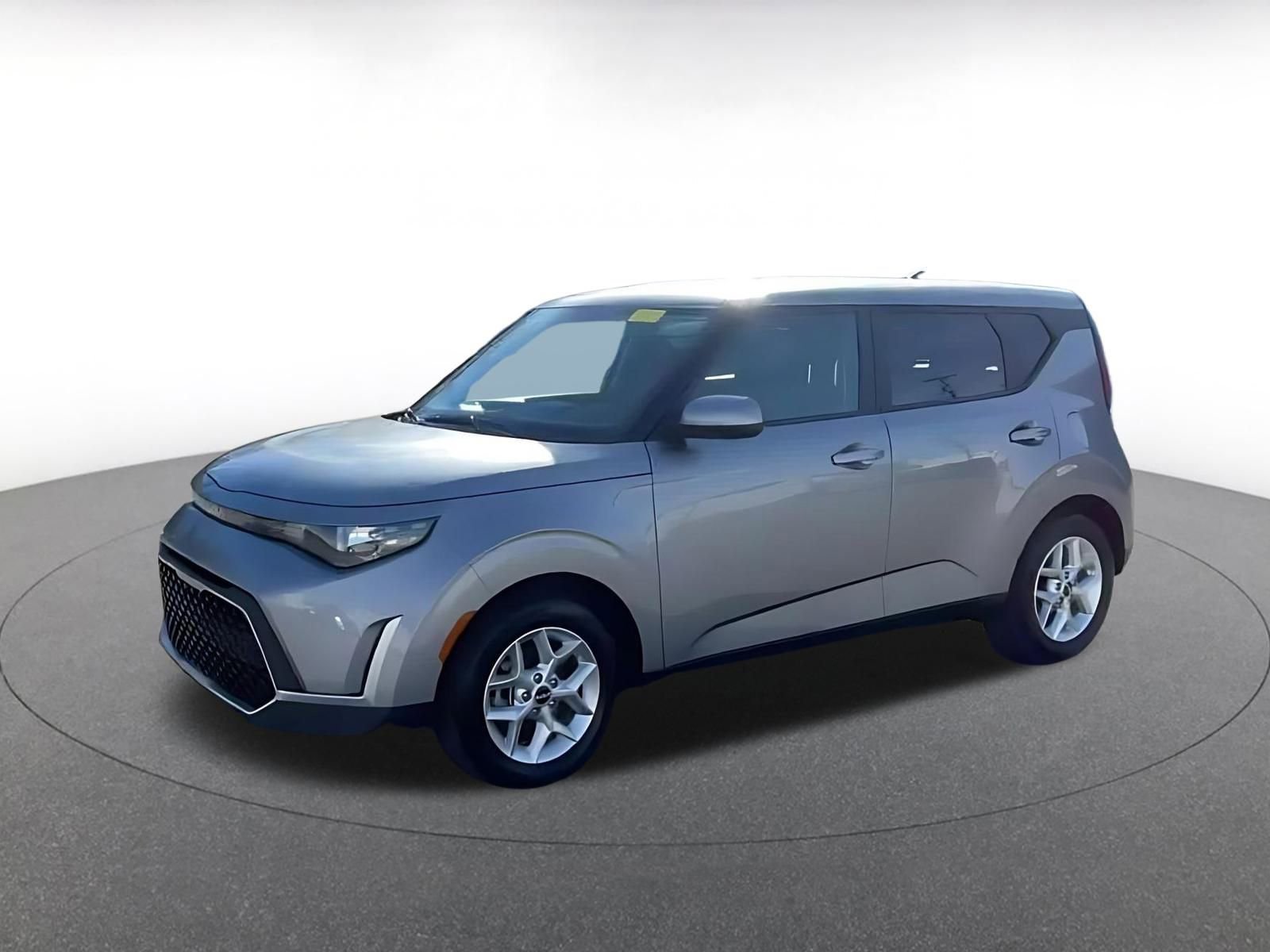 Used 2025 Kia Soul LX w/ LX Technology Package image 8