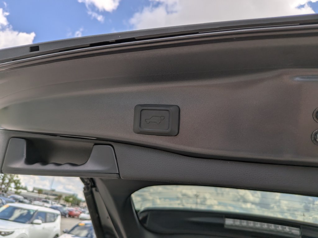 Used 2025 Toyota RAV4 Limited FWD image 15