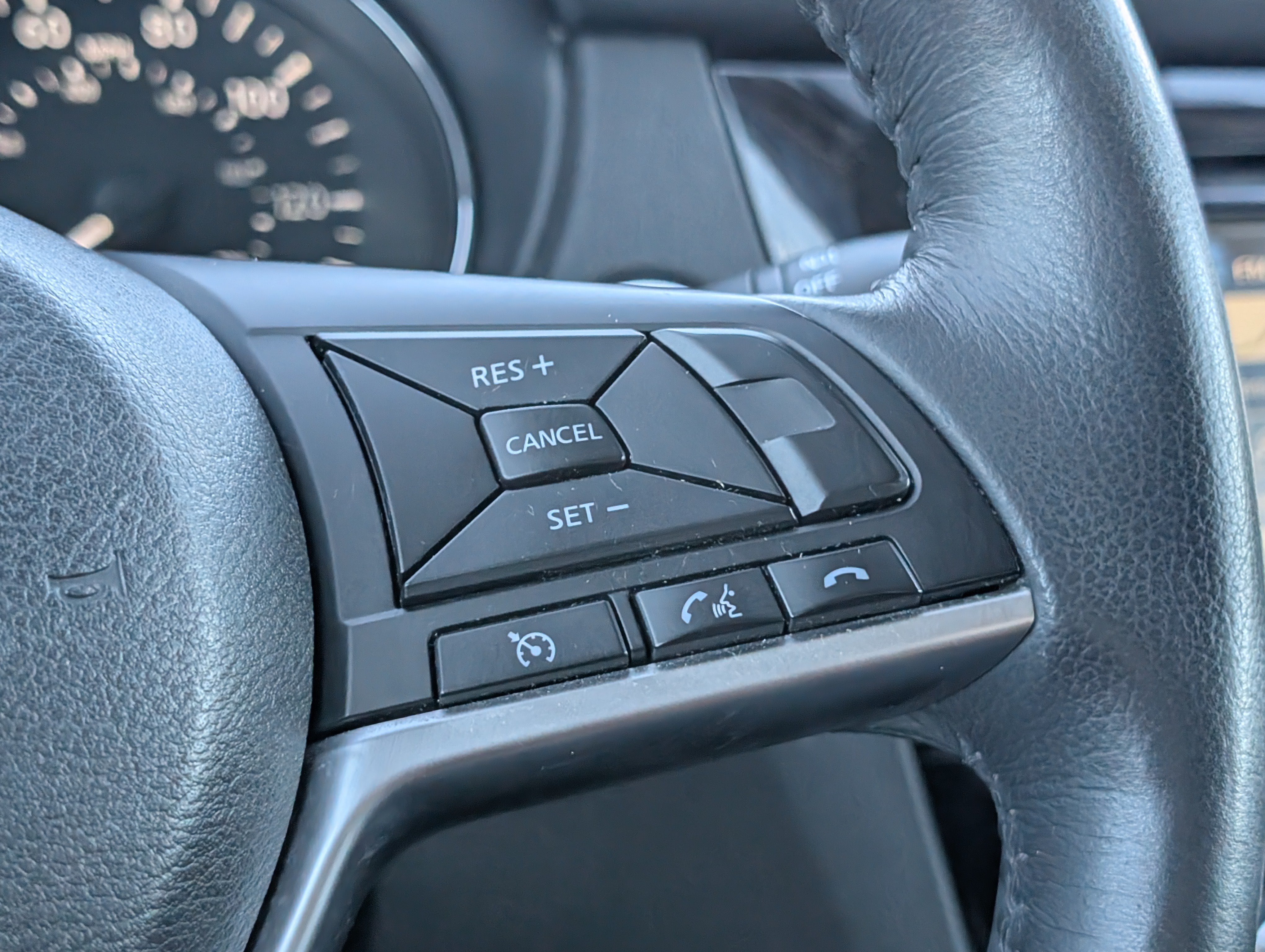 Used 2017 Nissan Rogue SL w/ SL Premium Package FWD image 28