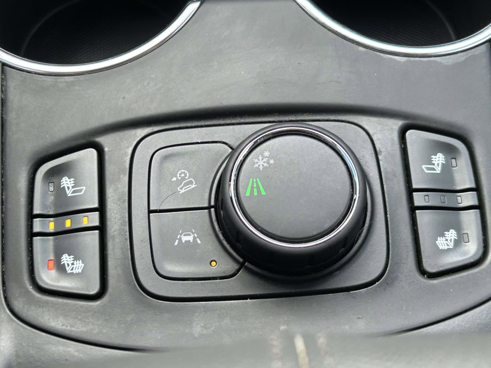 Used 2022 GMC Terrain SLE w/ Driver Convenience Package image 26