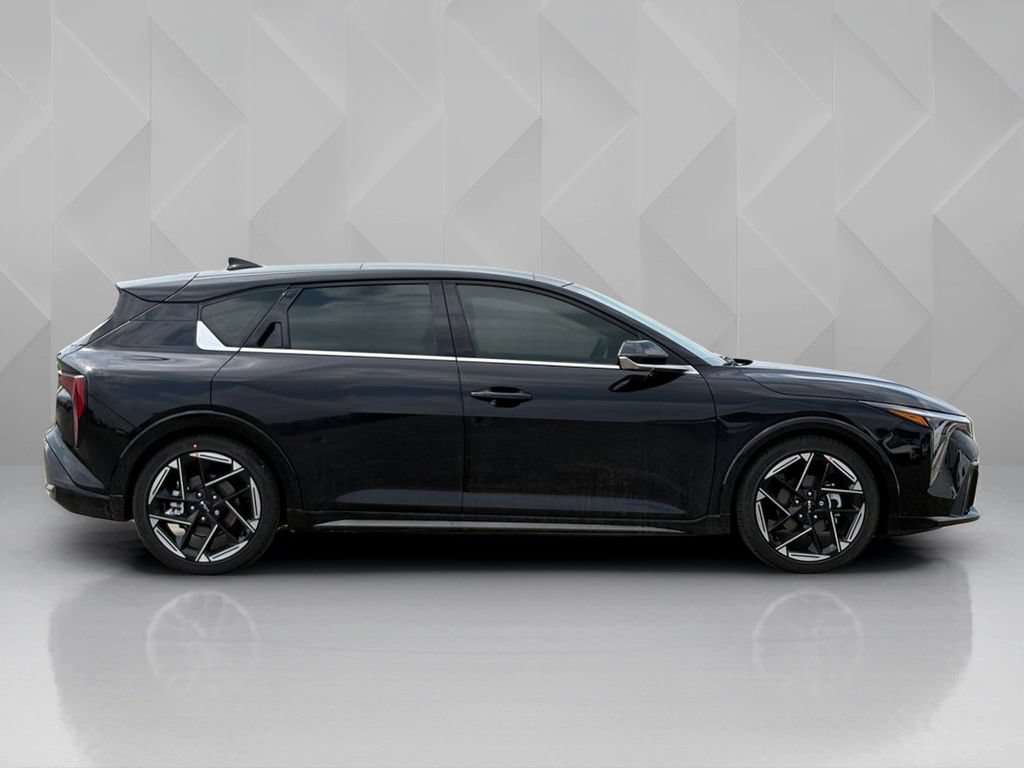 New 2026 Kia K4 GT-Line Turbo w/ GT-Line Premium Package FWD image 4