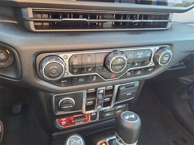 Used 2024 Jeep Wrangler Unlimited image 16