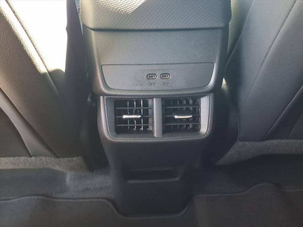 New 2027 Chevrolet Equinox LT w/ Convenience Package II FWD image 18