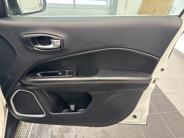 Used 2020 Jeep Compass Latitude image 9