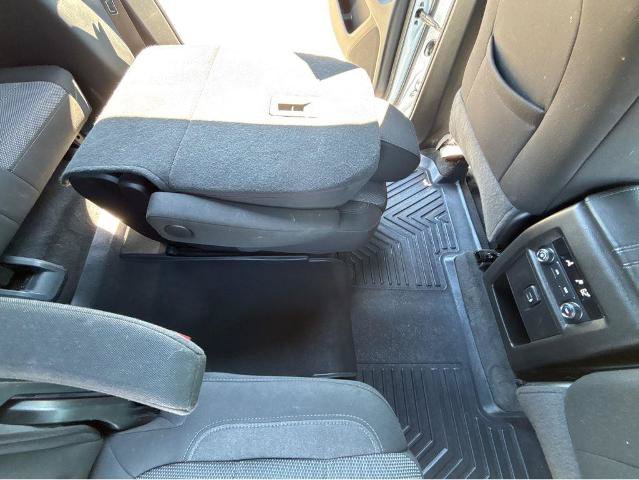 Used 2023 Chevrolet Traverse LT FWD image 8