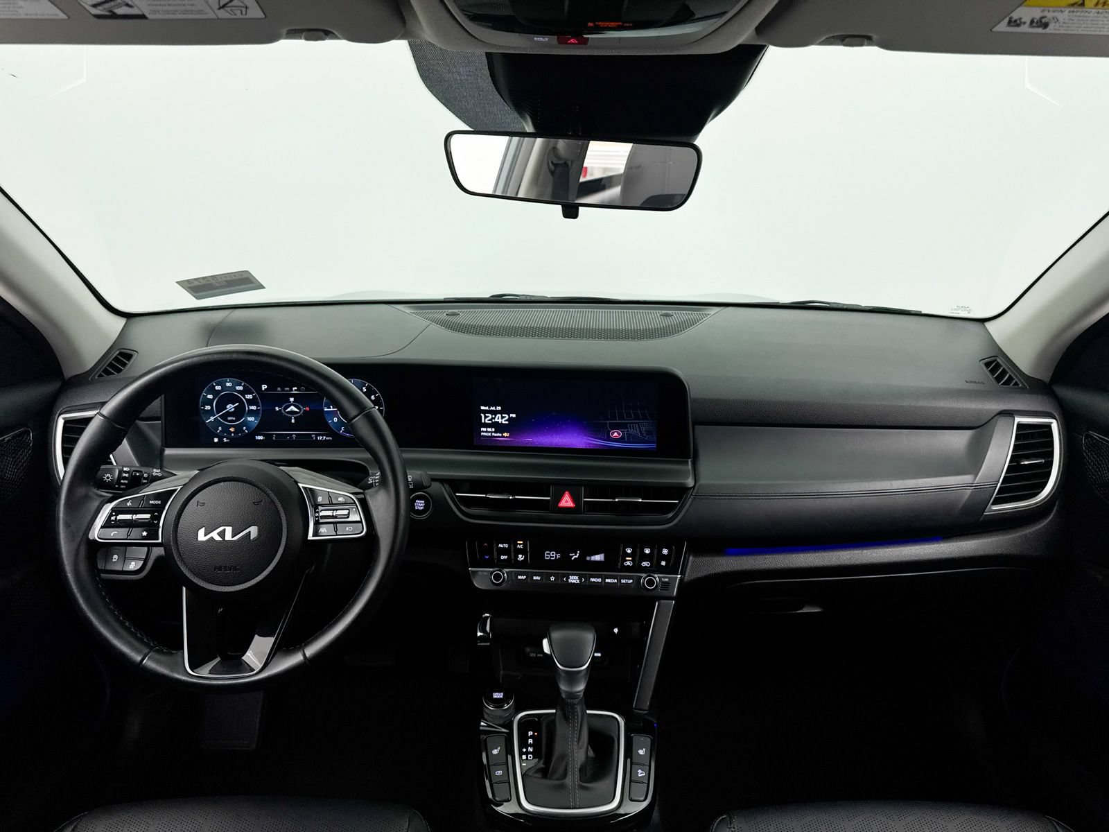 Certified 2024 Kia Seltos EX FWD image 21