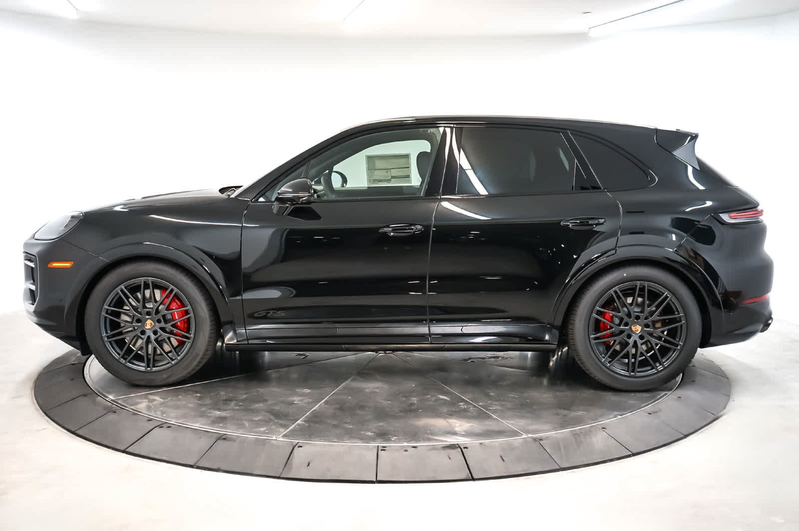 New 2026 Porsche Cayenne GTS AWD/4WD image 2