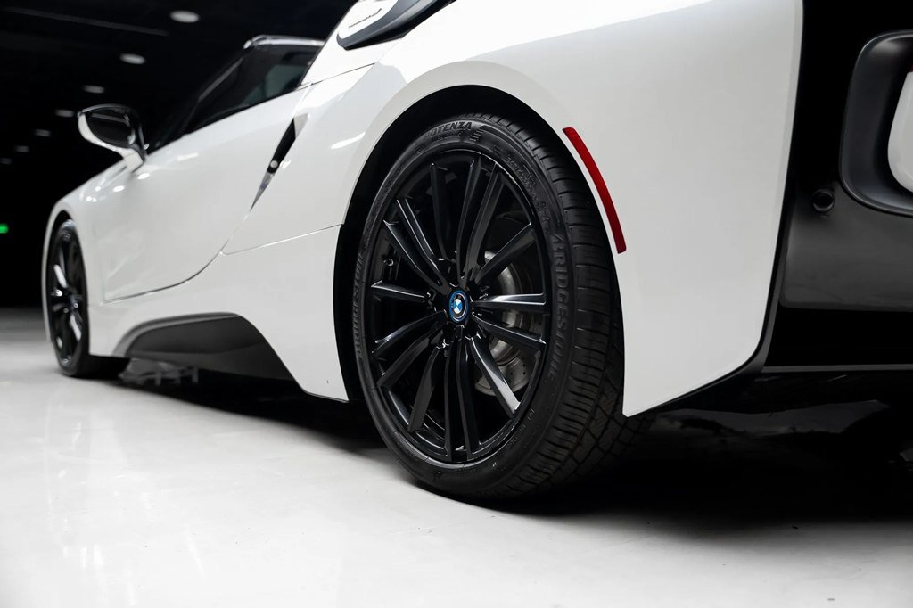 Used 2019 BMW i8 Roadster AWD/4WD image 43