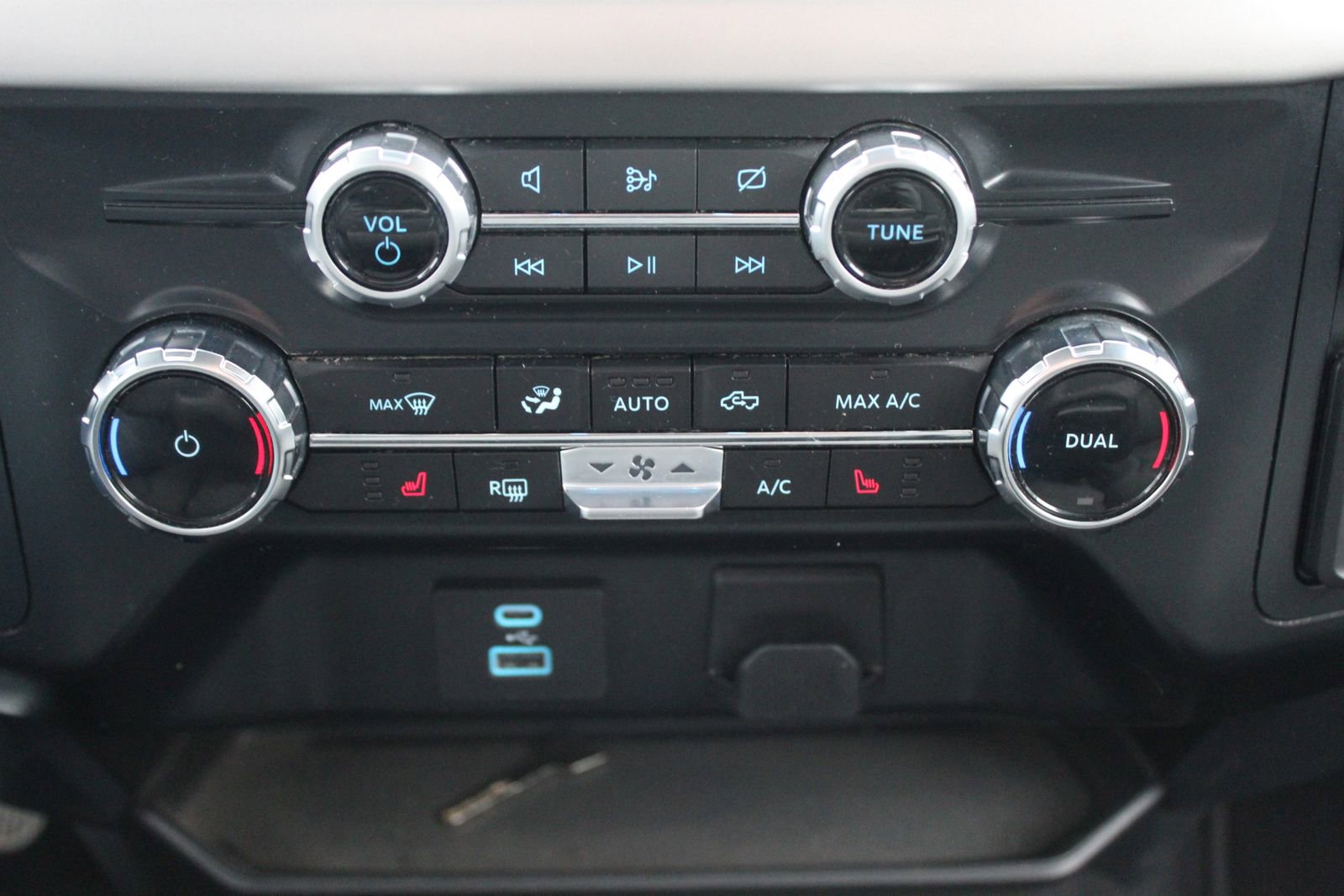 Used 2023 Ford F150 XLT w/ Equipment Group 302A High image 38