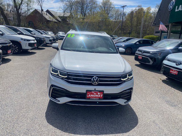 Used 2022 Volkswagen Tiguan SEL R-Line AWD/4WD image 2