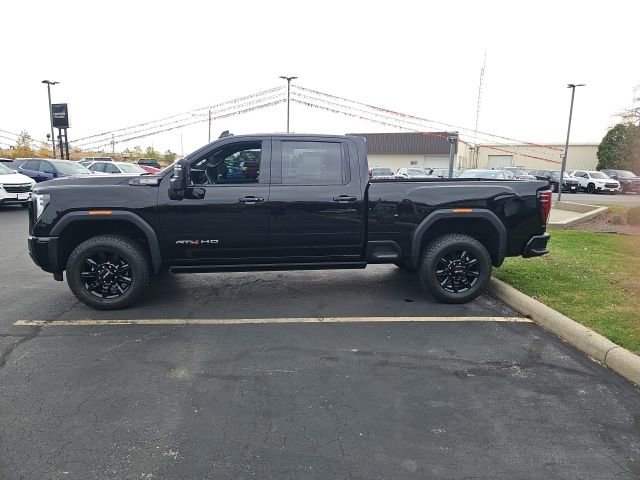 Used 2025 GMC Sierra 2500 AT4 w/ AT4 Premium Plus Package image 4