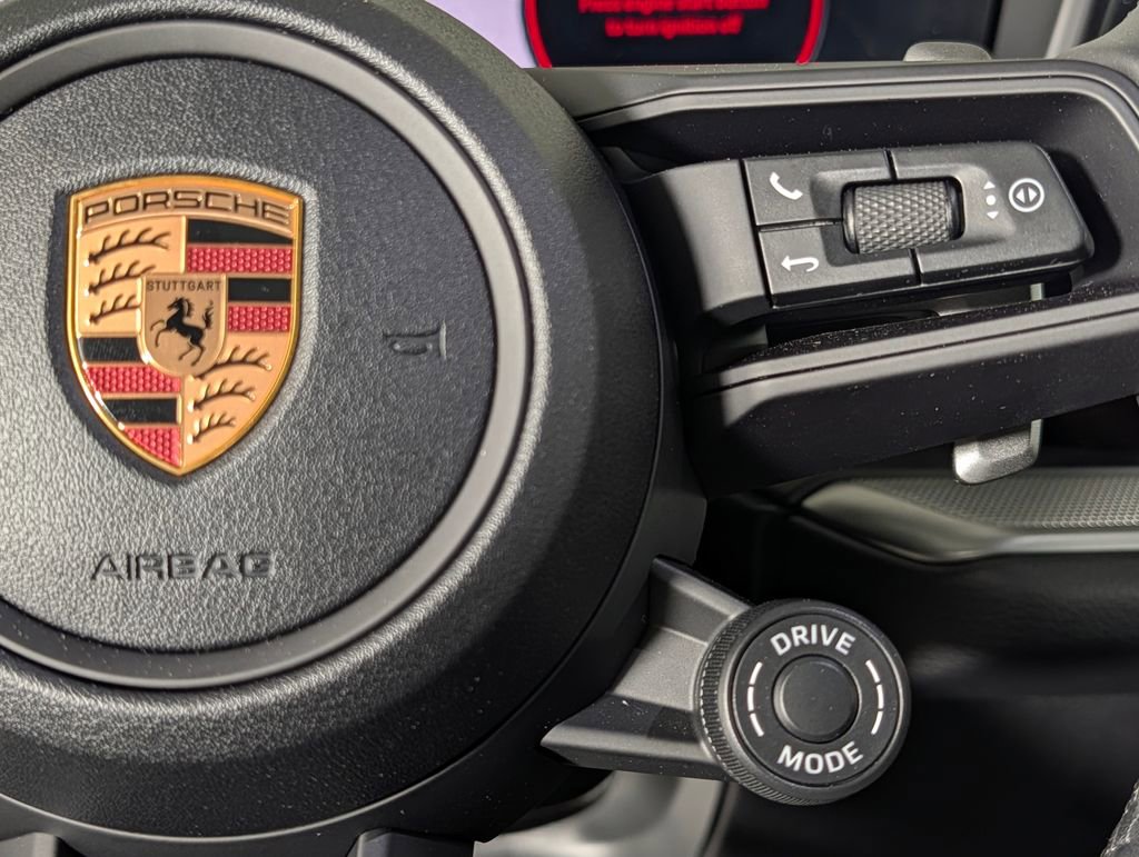 Certified 2025 Porsche Cayenne Coupe image 39