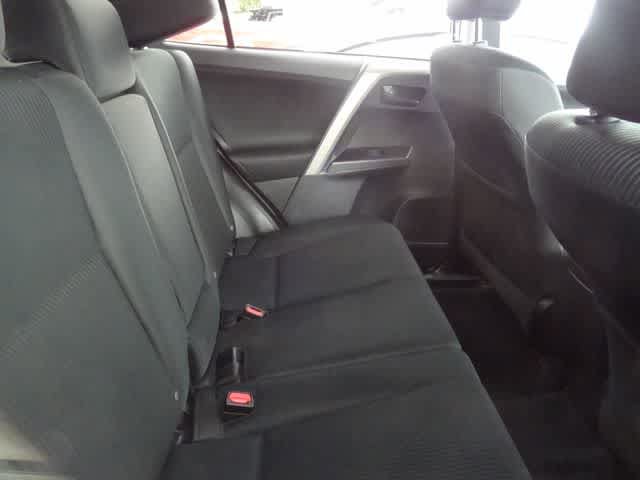 Used 2018 Toyota RAV4 LE w/ All Weather Liner Package AWD/4WD image 10