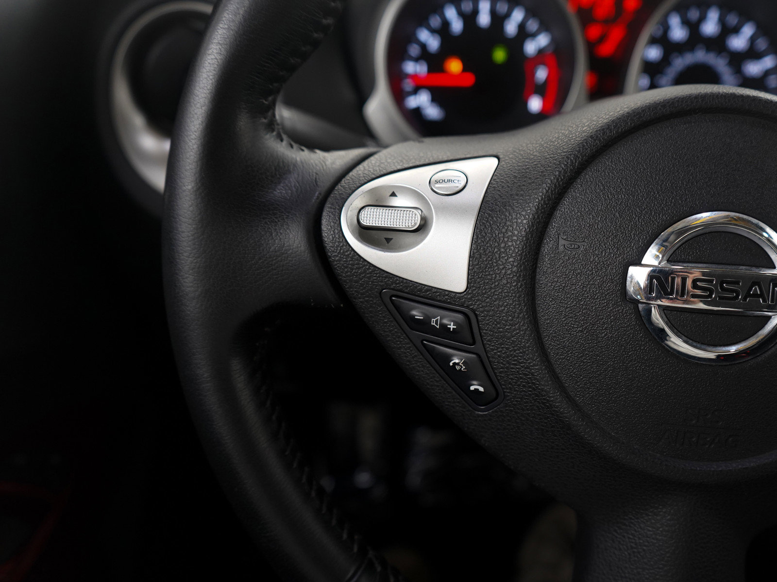 Used 2015 Nissan Juke SV w/ Cold Weather Package image 23