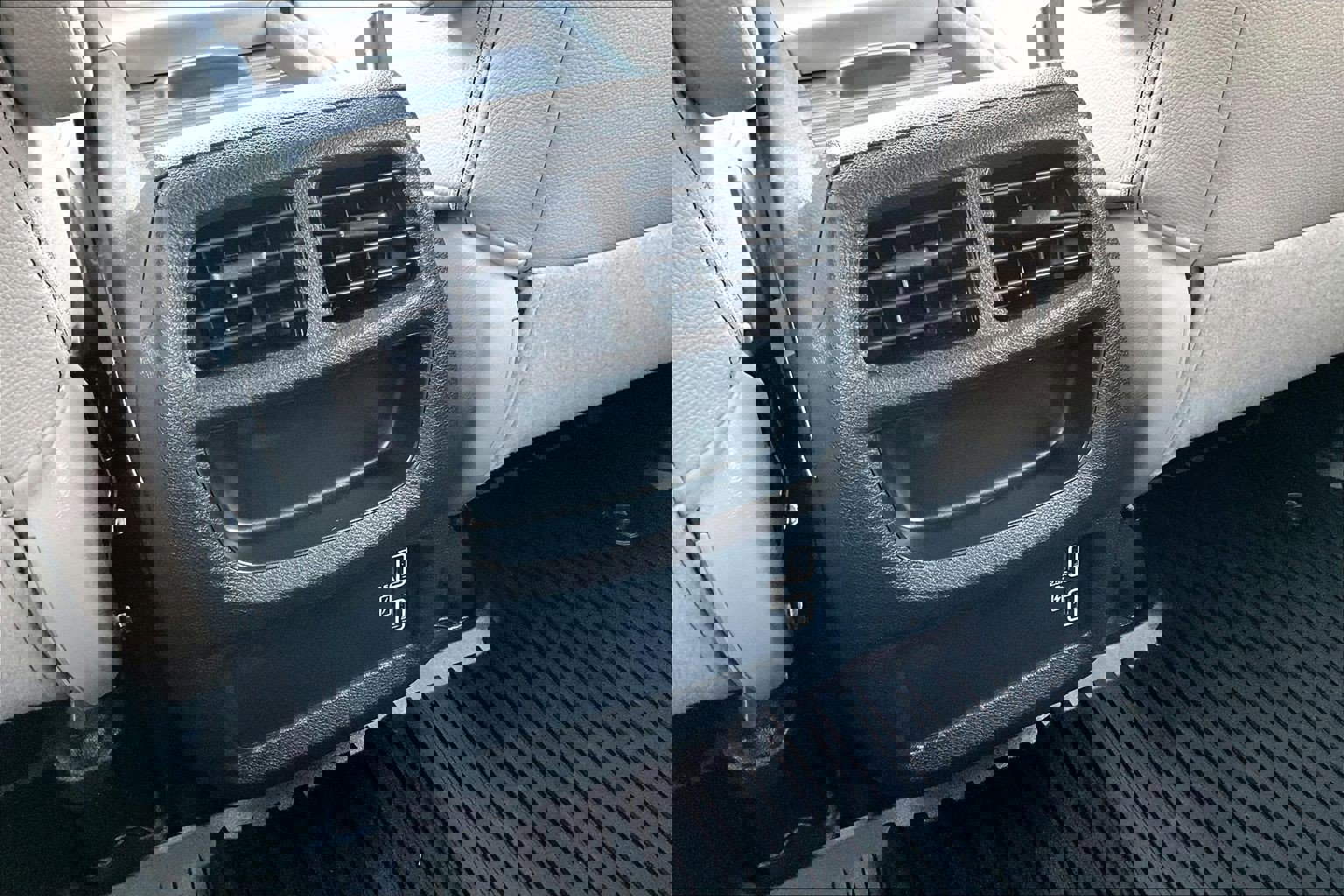 Used 2023 Honda Passport EX-L image 32