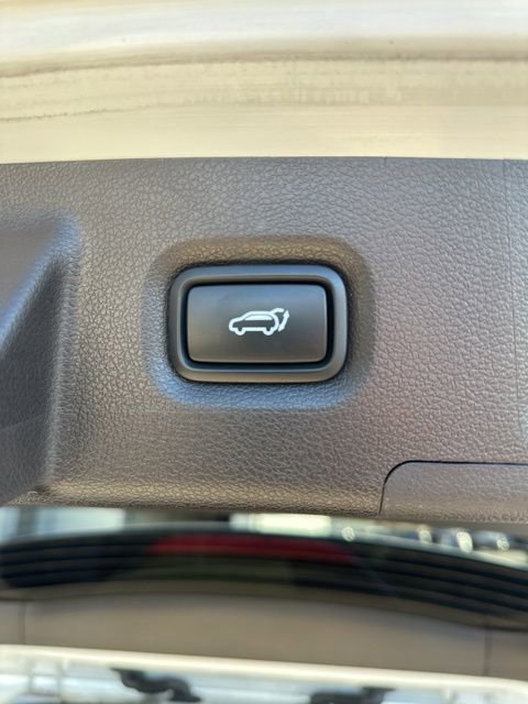 Used 2020 Hyundai Santa Fe SEL w/ Convenience Package image 25