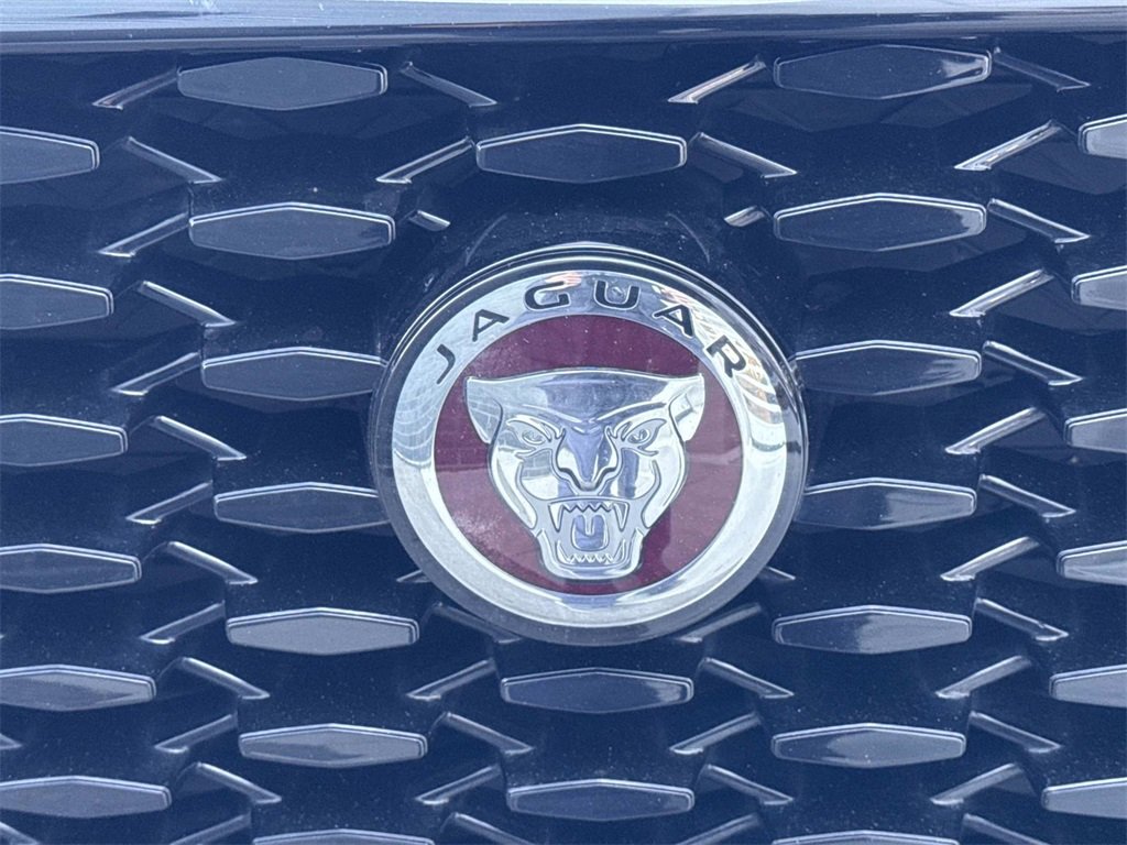 Used 2022 Jaguar F-PACE S image 9