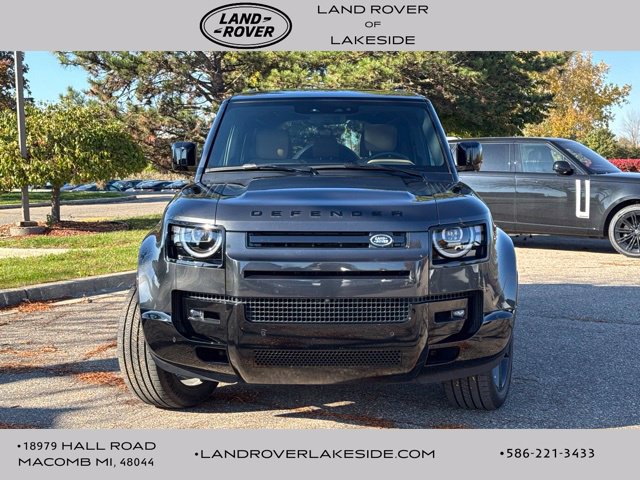 Used 2026 Land Rover Defender 110 X-Dynamic SE AWD/4WD image 3