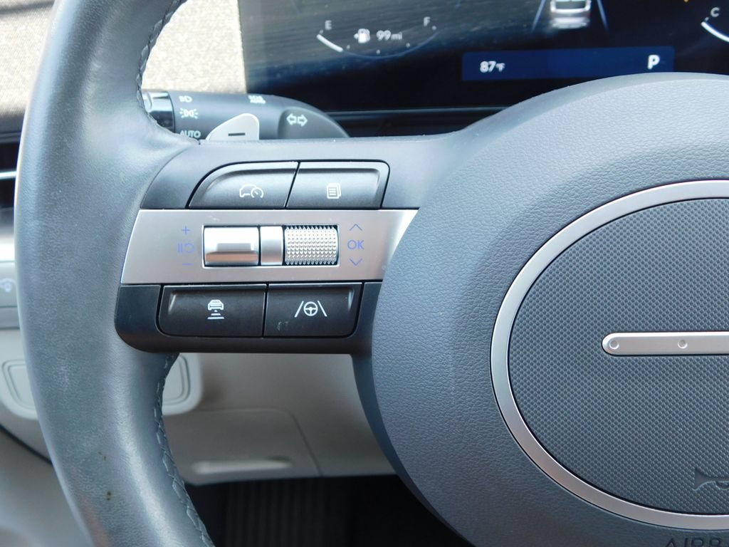 Used 2025 Hyundai Kona Limited AWD/4WD image 30