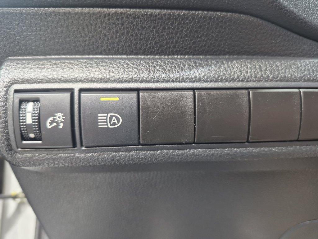 Used 2024 Toyota Corolla LE FWD image 22