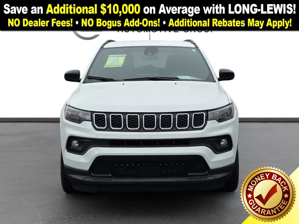 Used 2024 Jeep Compass Latitude image 11