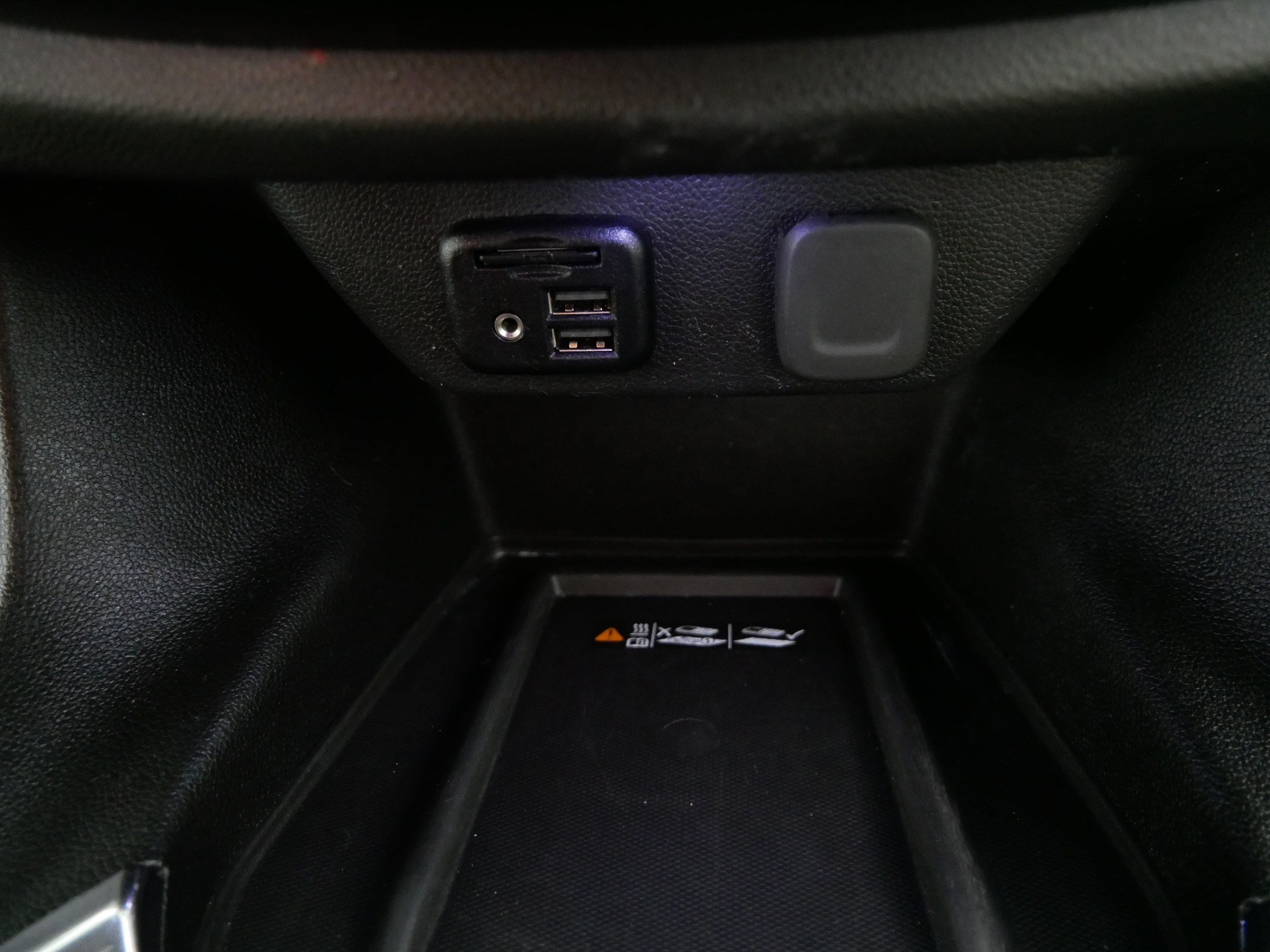 Certified 2023 Chevrolet Traverse Premier w/ LPO, Floor Liner Package AWD/4WD image 31