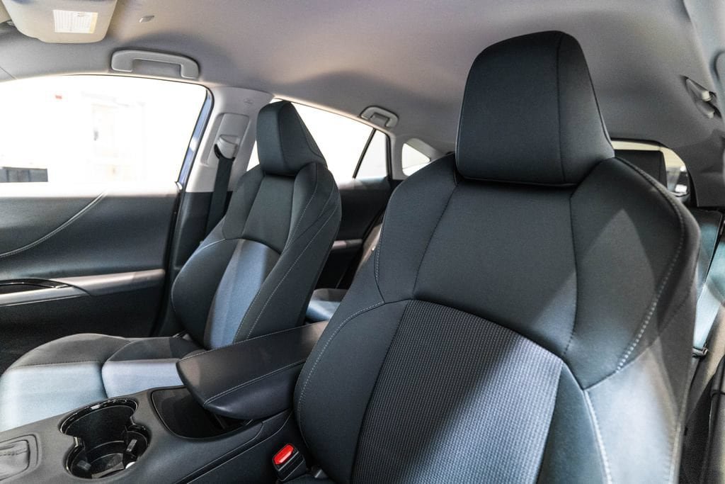 Certified 2024 Toyota Venza LE AWD/4WD image 6