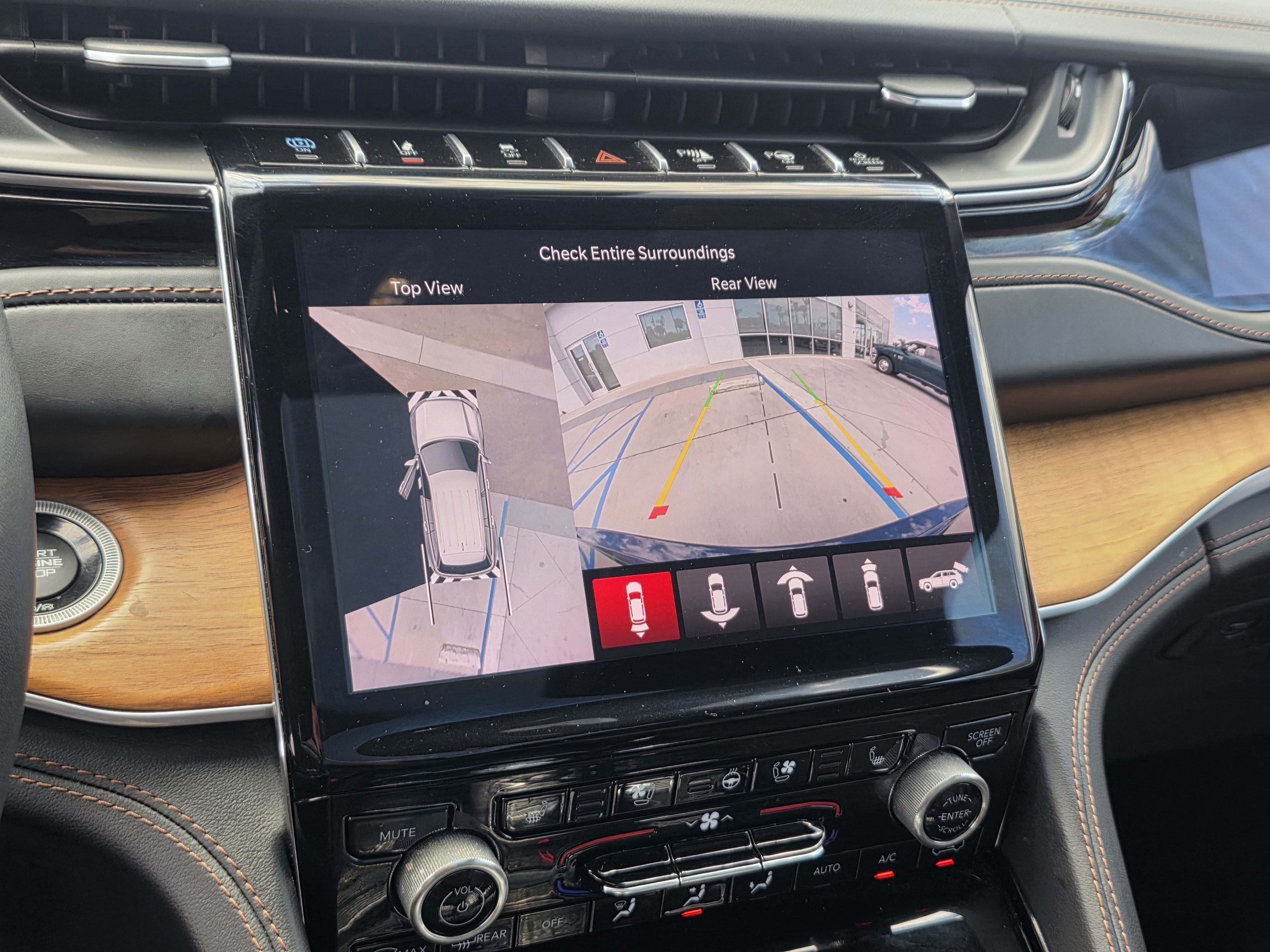 Certified 2022 Jeep Grand Cherokee Summit AWD/4WD image 17