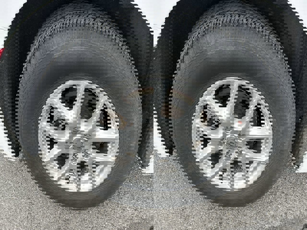 Used 2024 Chrysler Pacifica Touring-L image 9