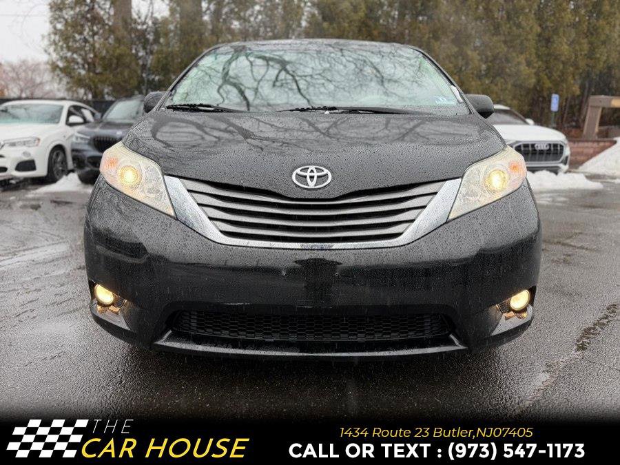 Used 2013 Toyota Sienna XLE image 3