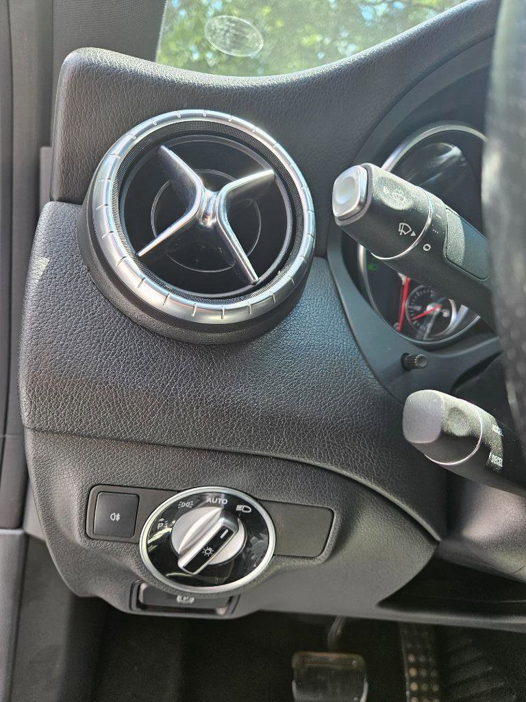 Used 2018 Mercedes-Benz CLA 250 image 18
