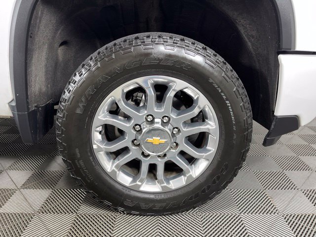 Used 2025 Chevrolet Silverado 2500 LT w/ Z71 Chrome Sport Edition AWD/4WD image 9