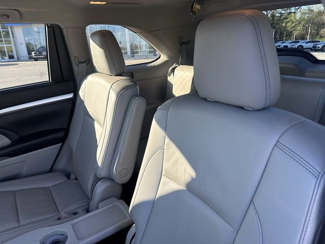 Used 2019 Toyota Highlander XLE image 26