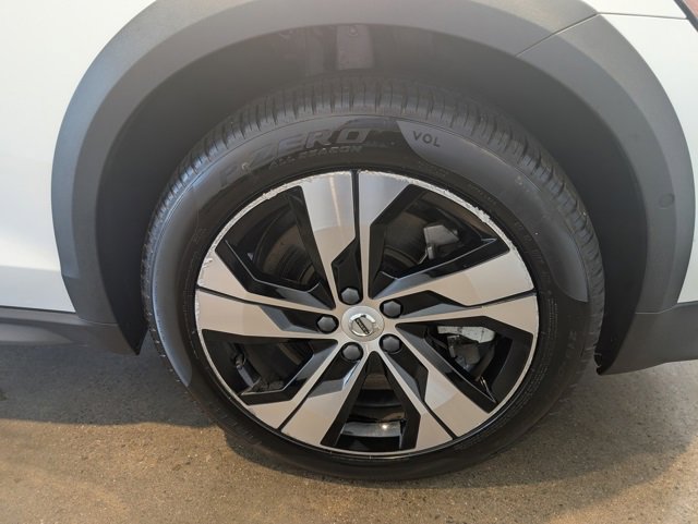 Used 2024 Volvo V60 B5 Cross Country Plus image 10