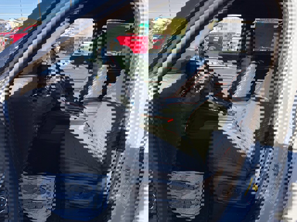 New 2026 Ford Explorer ST-Line w/ ST-Line Street Pack image 27