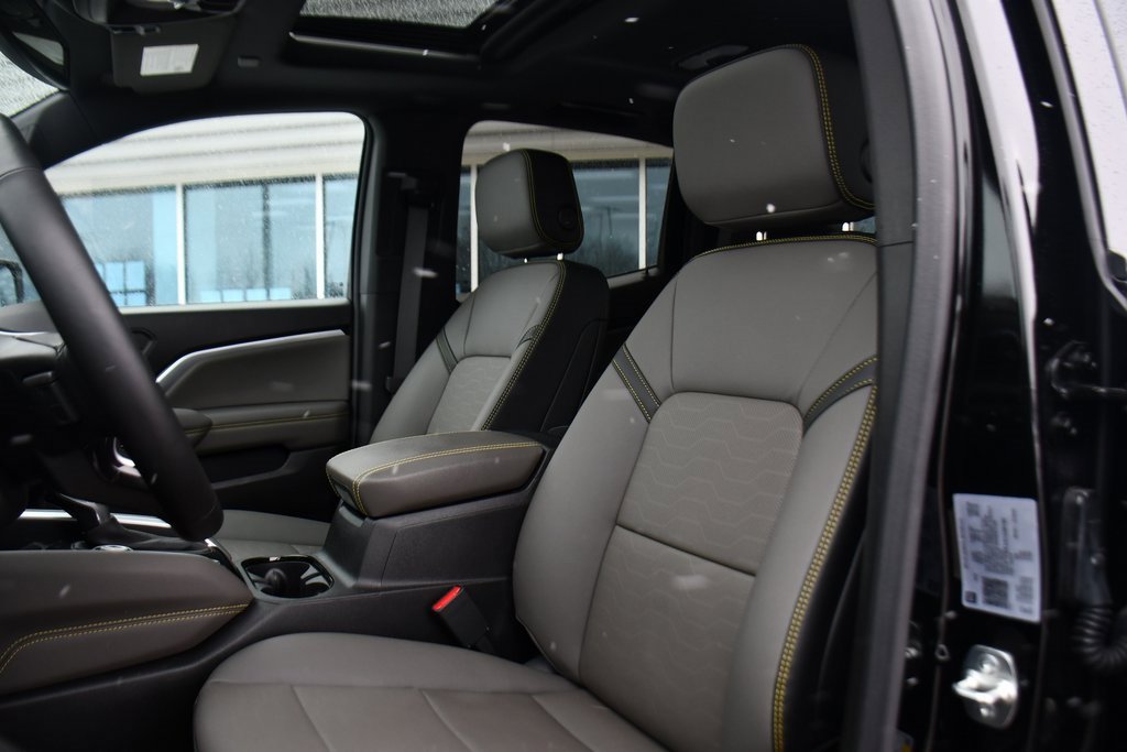 Used 2025 Chevrolet Colorado ZR2 image 13