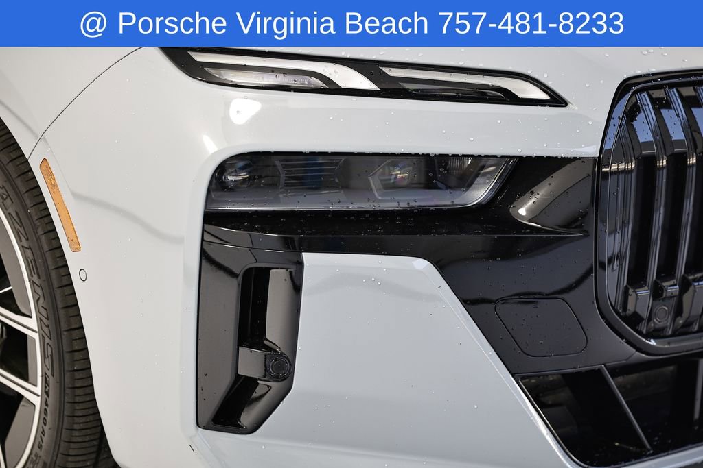 Used 2023 BMW 740i w/ Parking Assistance Package image 17