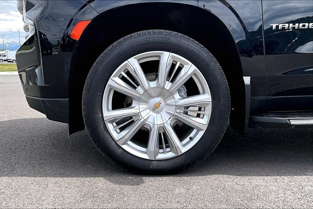 Used 2024 Chevrolet Tahoe High Country AWD/4WD image 9